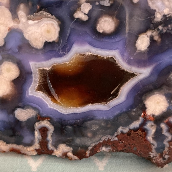 Blue Flower Agate Raw Crystal NWOT. 6” Long x 4” Wide.Bright blues.Amber Window. - Picture 3 of 6